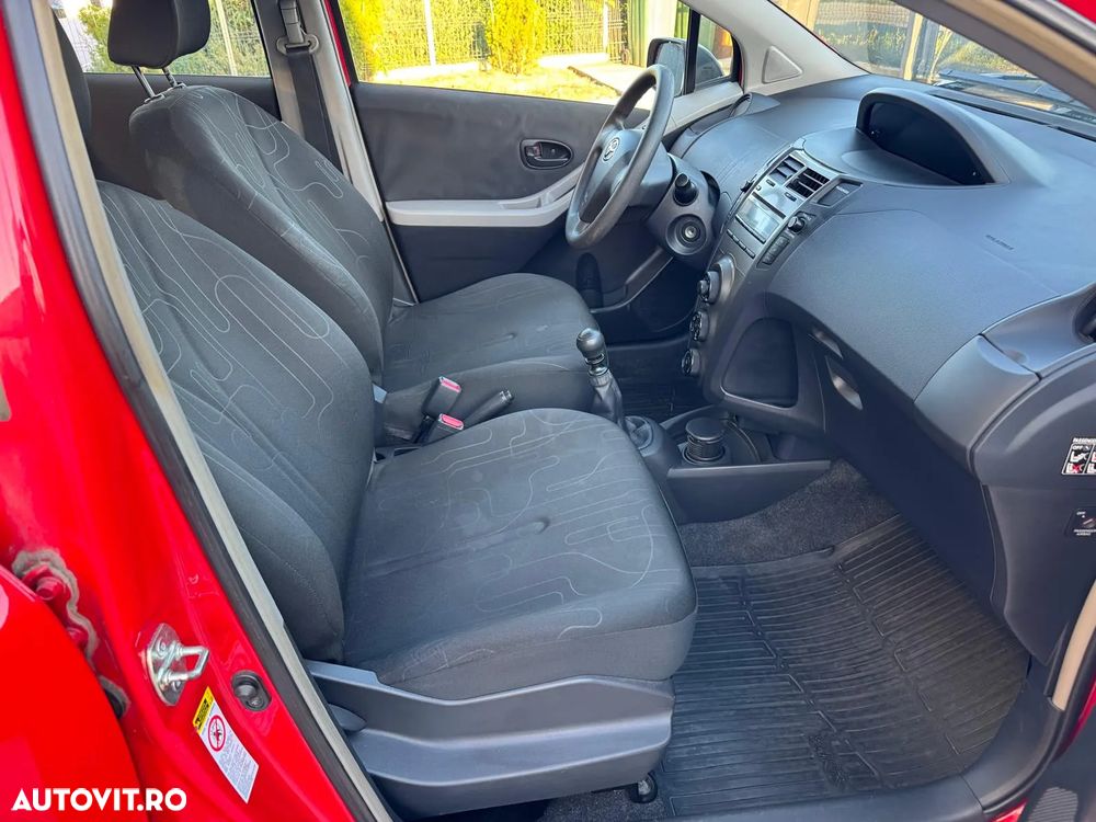 Toyota Yaris - 14