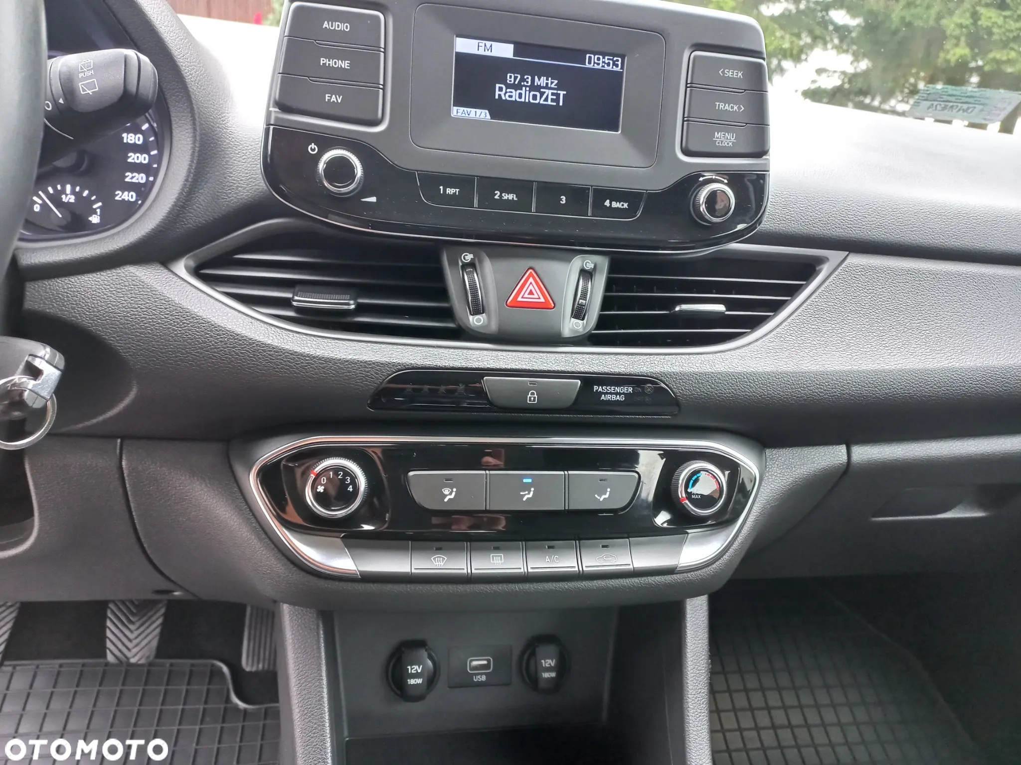 Hyundai i30 1.5 DPI Classic + - 32