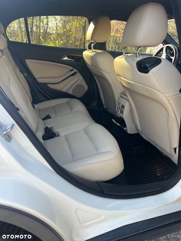Mercedes-Benz GLA - 10