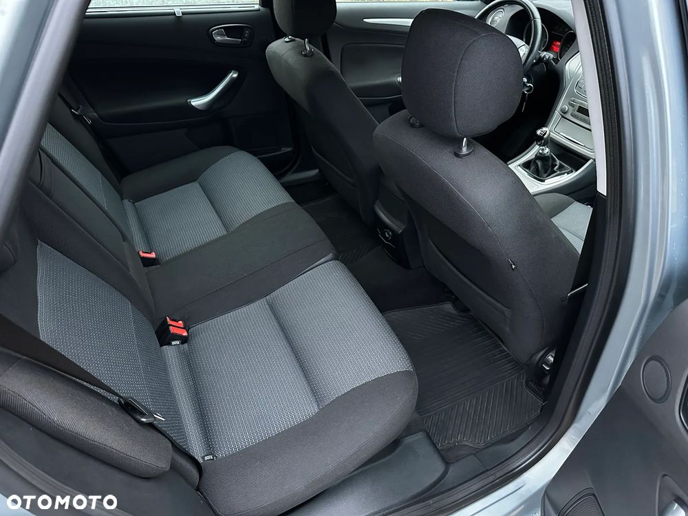 Ford Mondeo 1.8 TDCi Titanium - 11