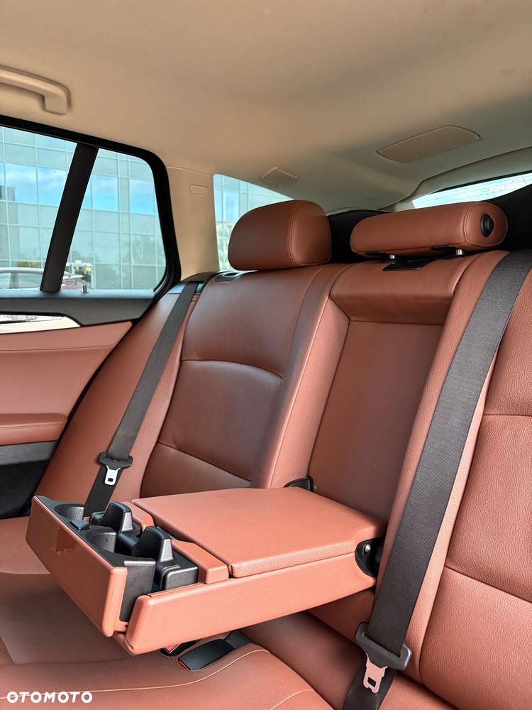 BMW Seria 5 520d Luxury Line - 32