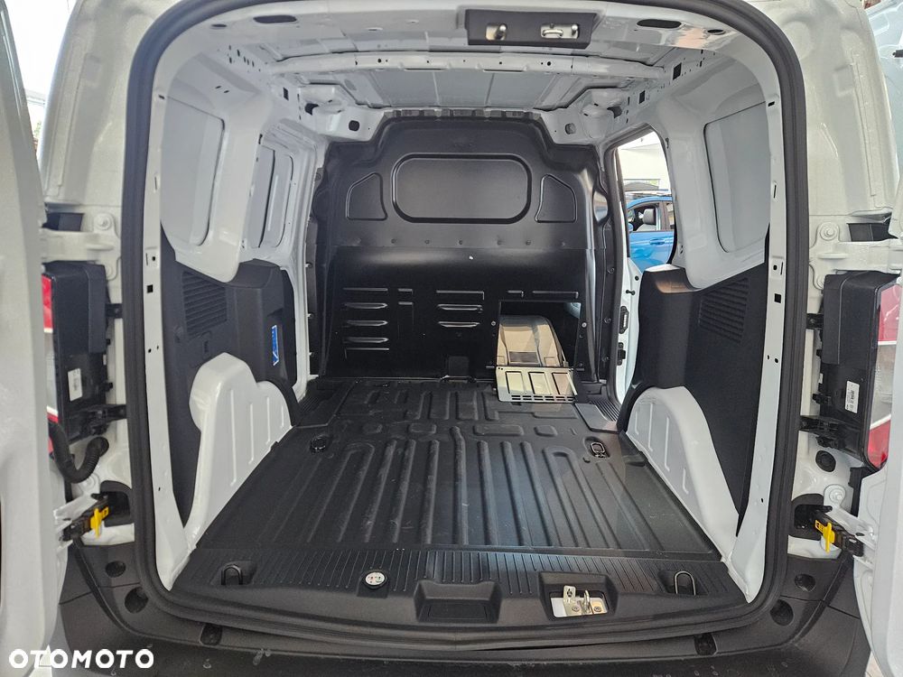 Ford E-Transit Courier - 9