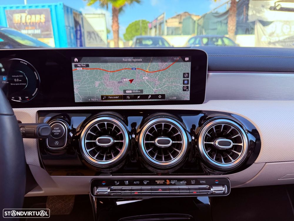 Mercedes-Benz CLA 180 7G-DCT Special Edition - 27