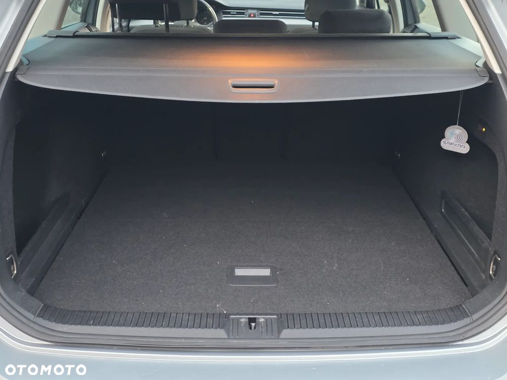 Volkswagen Passat 2.0 TDI (BlueMotion Technology) DSG Comfortline - 29