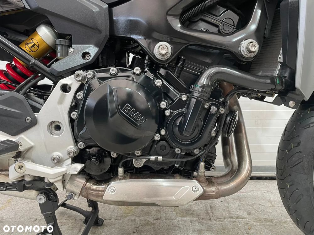 BMW F - 20