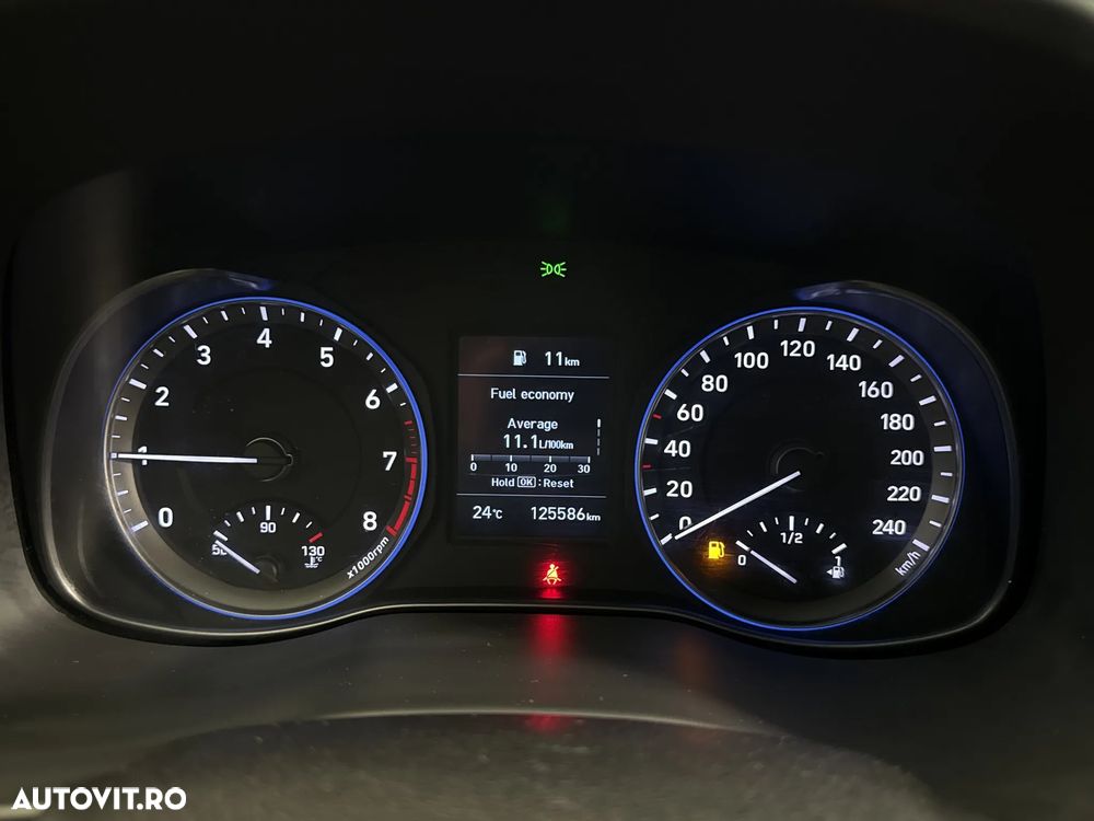 Hyundai KONA - 11