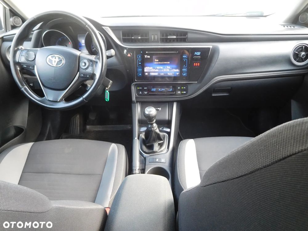 Toyota Auris 1.6 D-4D Premium - 8
