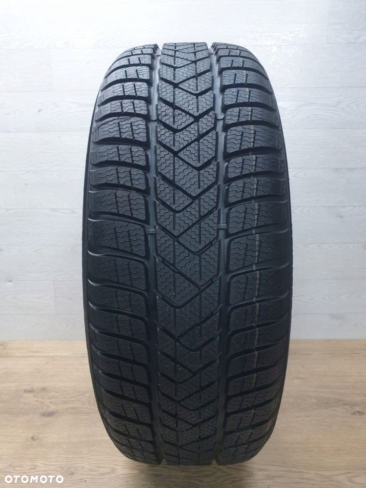 Opona zimowa Pirelli Winter SottoZero 3 225/55R17 97 H - 1