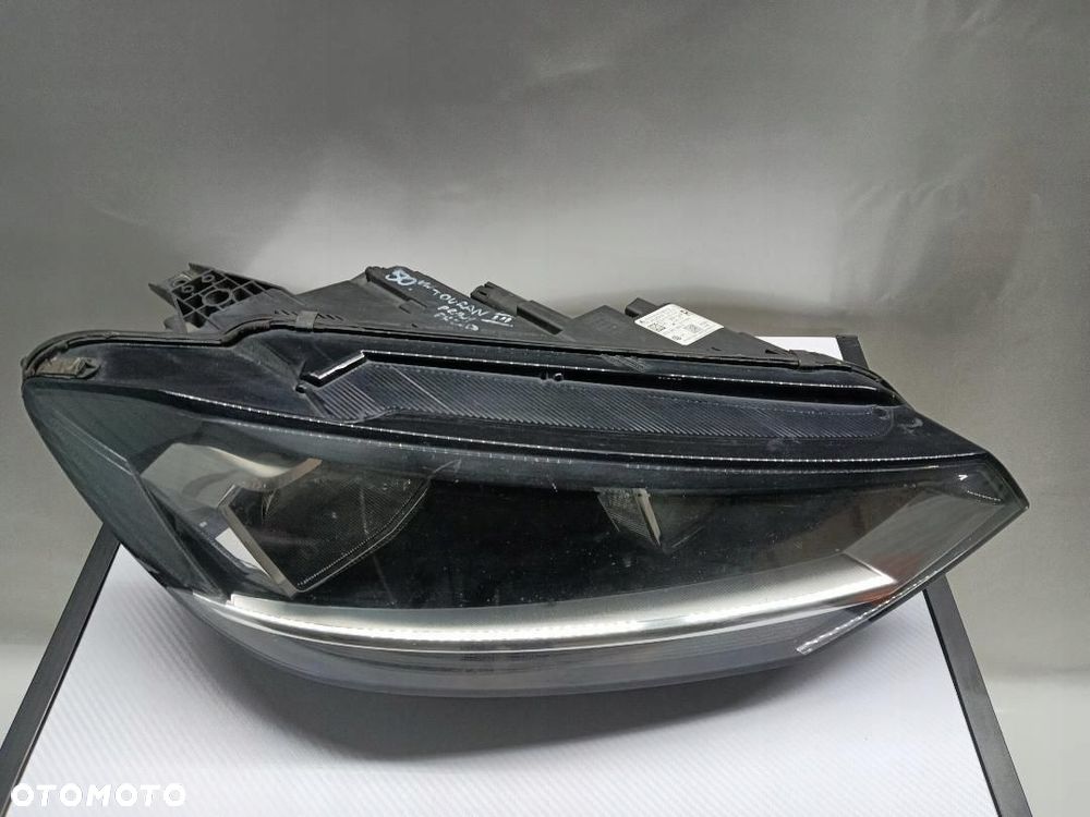 LAMPA PRAWY PRZÓD PRZEDNIA VW TOURAN 3 5TB941006 - 2