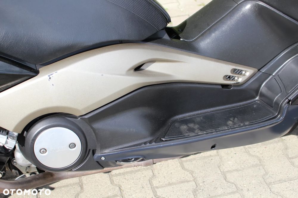 Yamaha Tmax - 26
