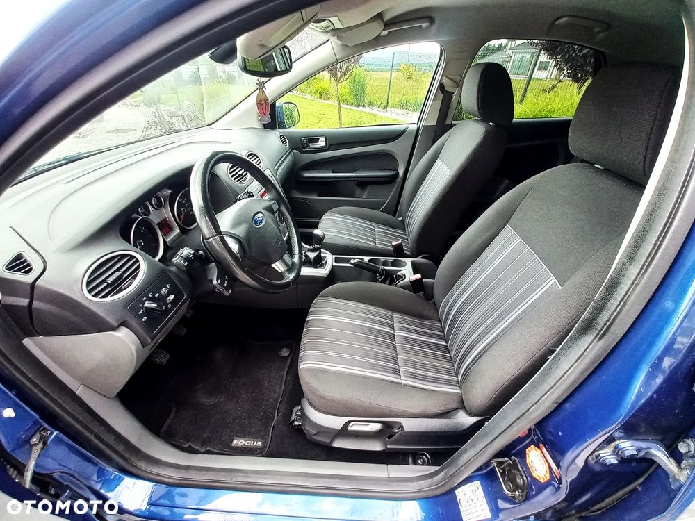 Ford Focus 1.6 16V Ambiente - 11