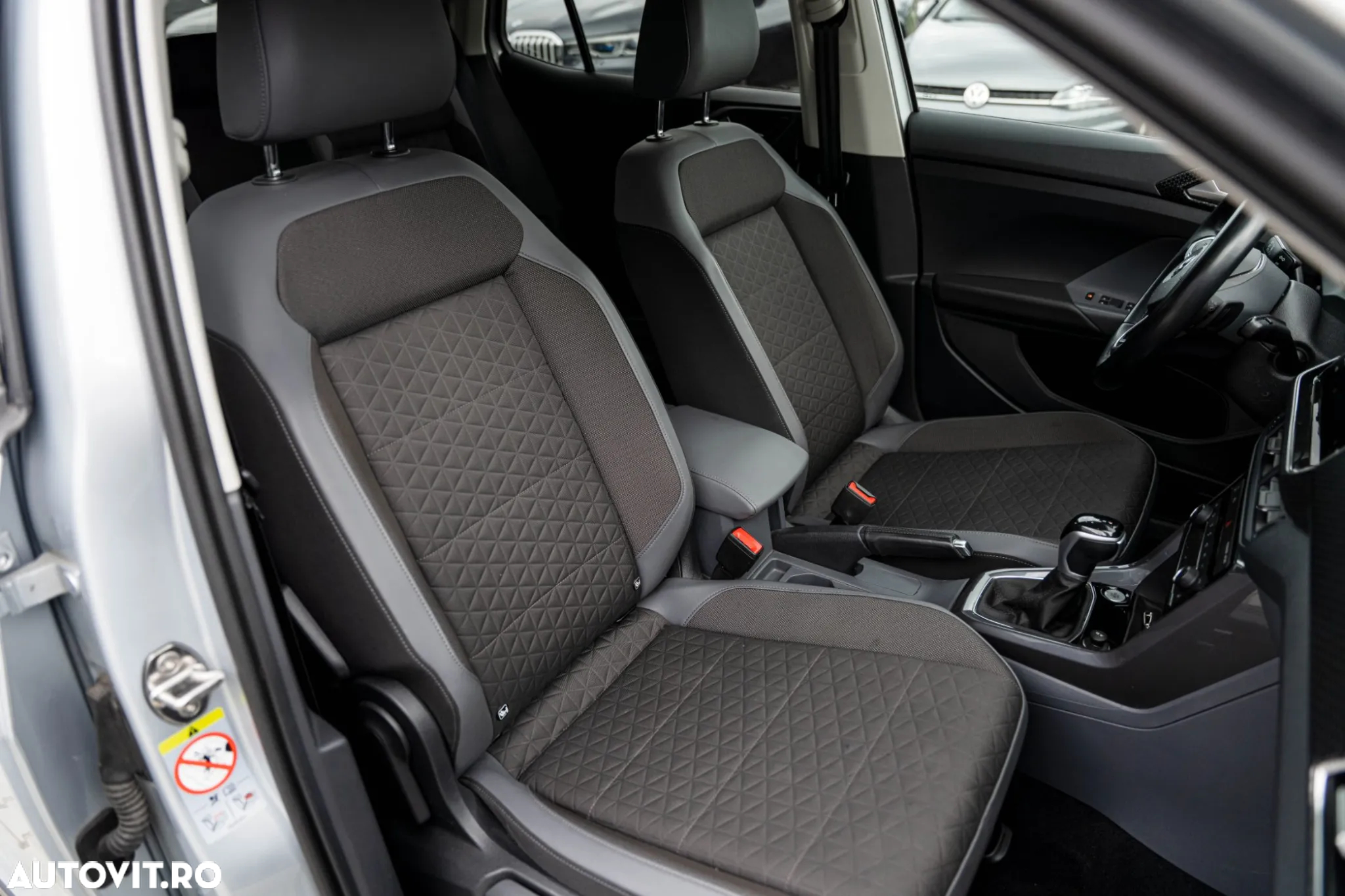 Volkswagen T-Cross 1.6 TDI SCR DSG Style - 17