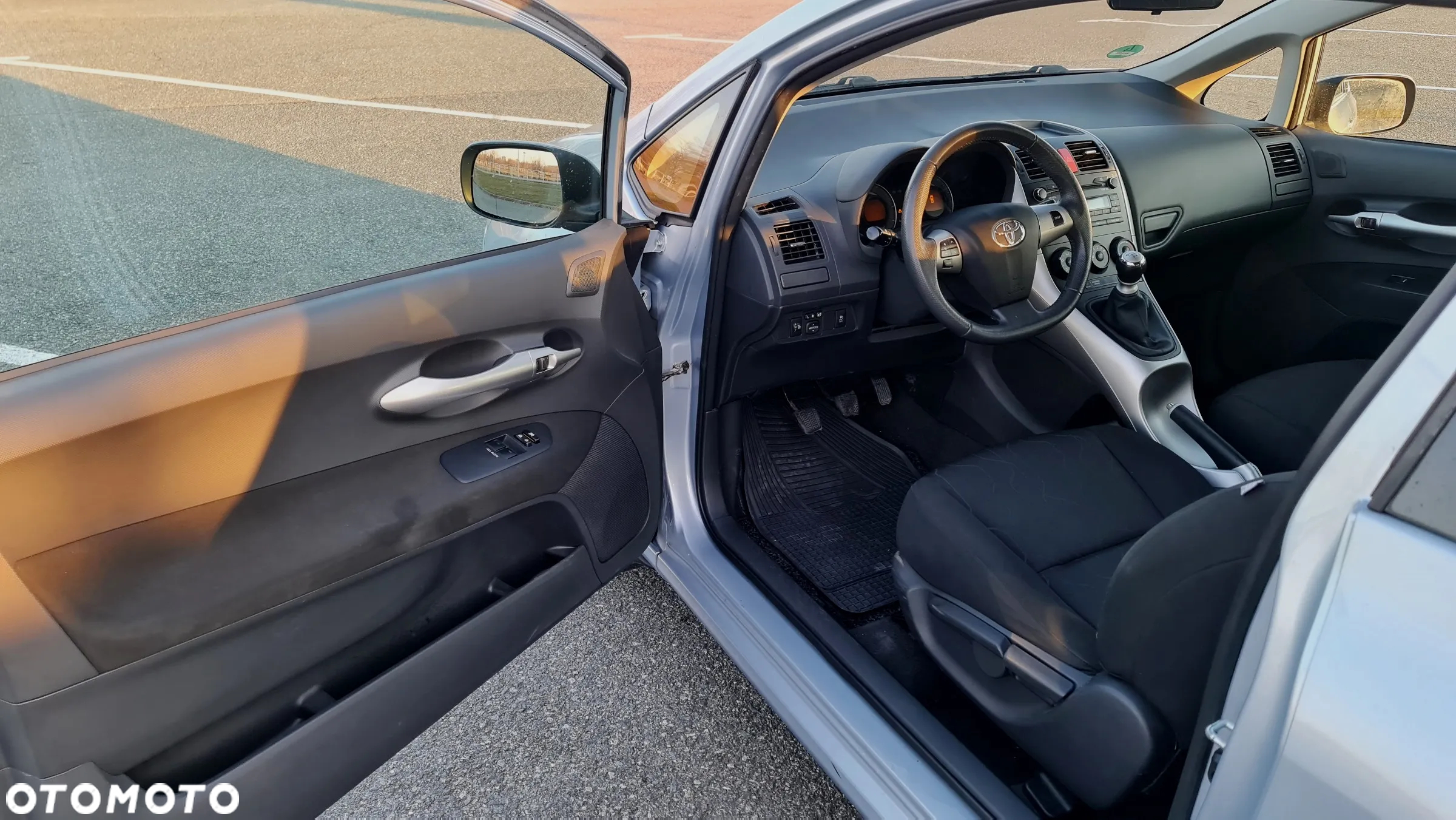 Toyota Auris 1.6 Edition - 12