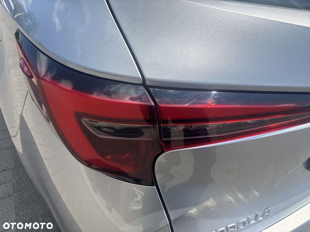 Toyota Corolla 1.8 Hybrid Comfort - 29