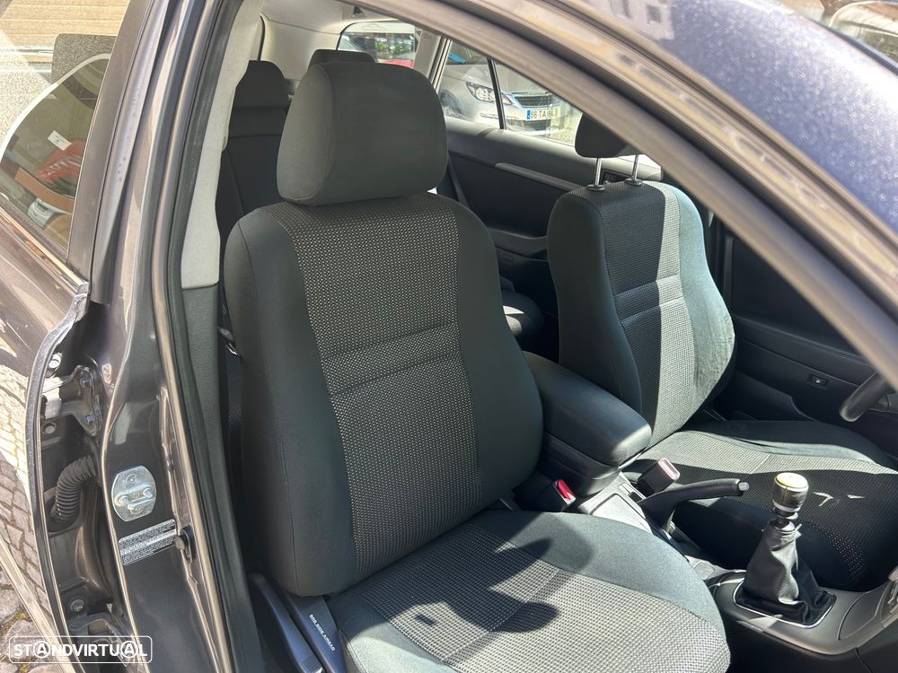 Toyota Avensis SW 2.0 D-4D - 17