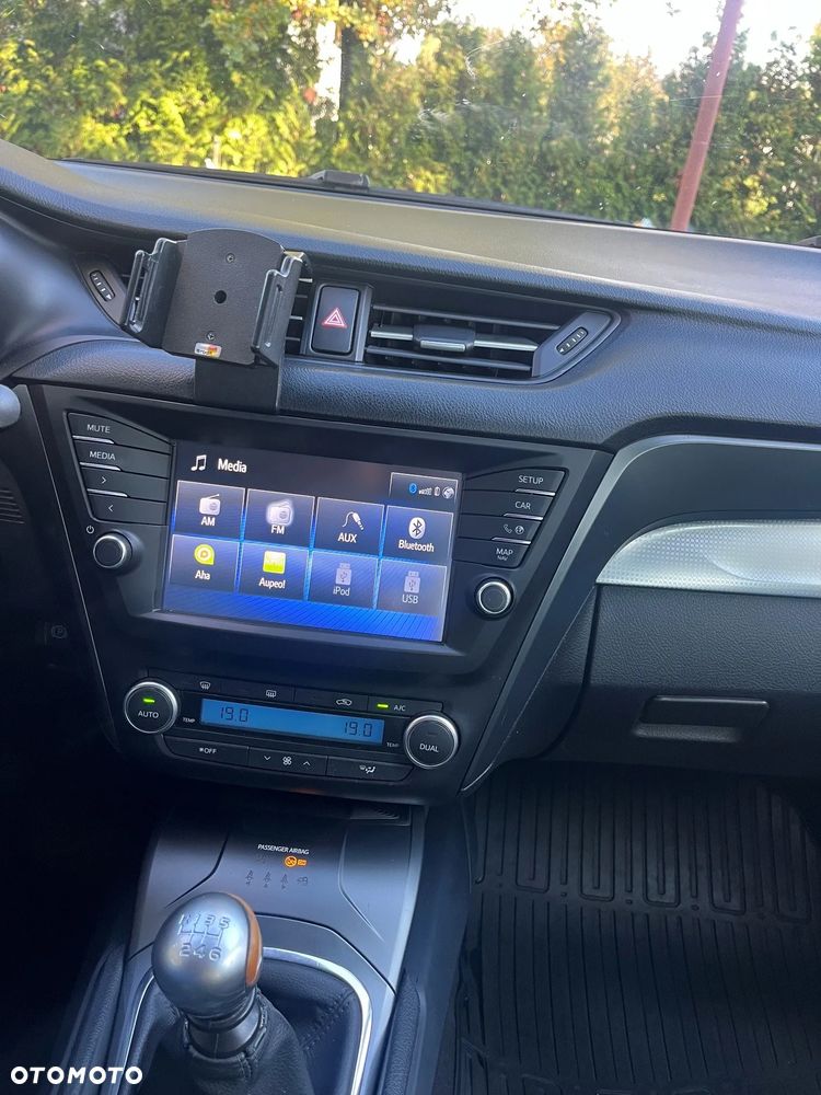 Toyota Avensis 2.0 D-4D Premium - 10