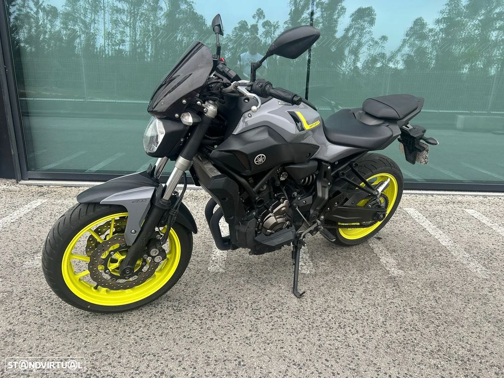 Yamaha MT-07 - 4