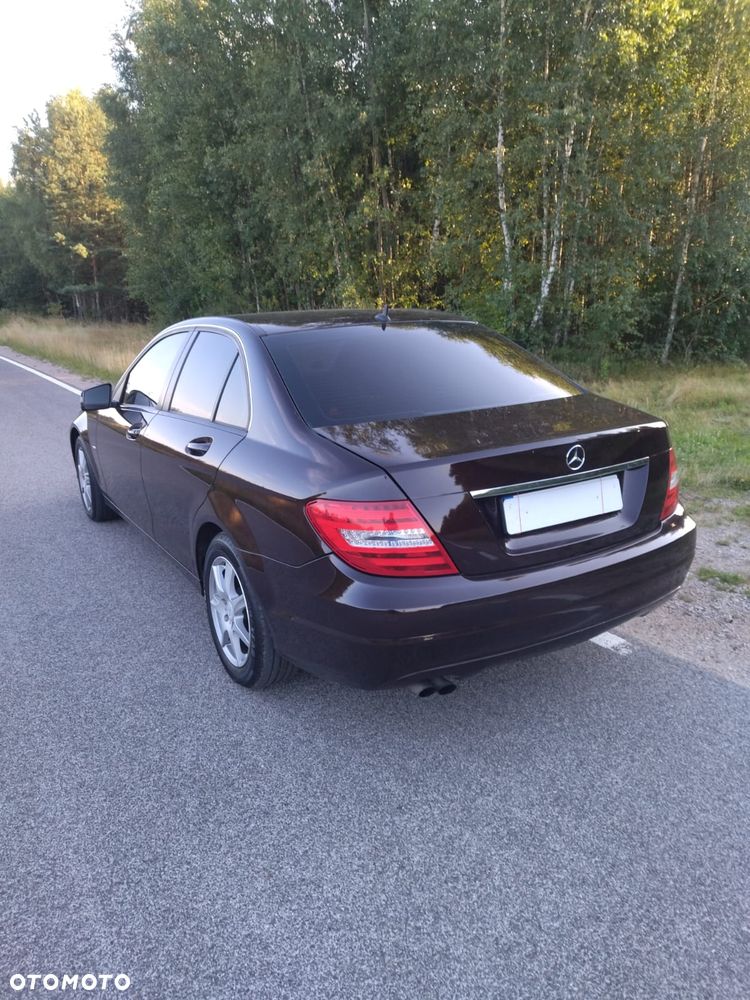 Mercedes-Benz Klasa C 180 CGI BlueEff Classic - 6