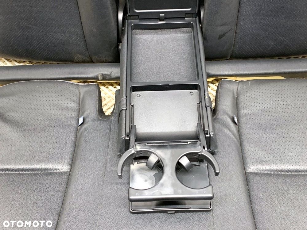 KANAPA DRUGI RZĄD  MERCEDES-BENZ KLASA C T-Model (S204) 2007 - 2014 C 200 Kompressor (204.241) 135 - 3