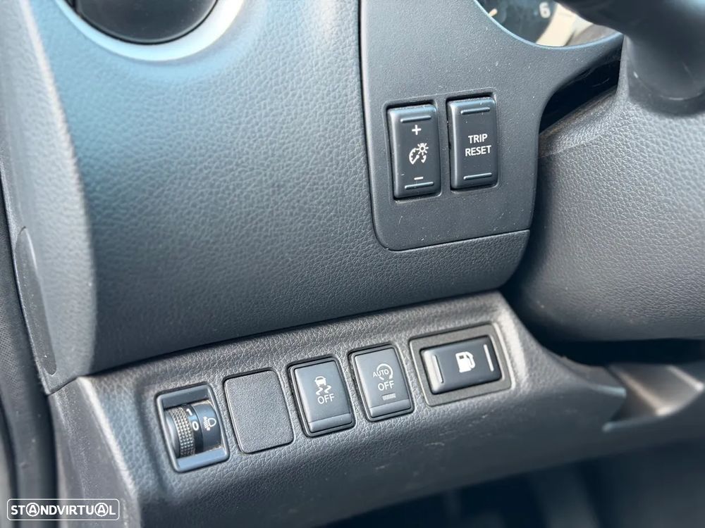 Nissan Navara N-Connecta 2.3 DCi 190HP 4WD 3L - 33