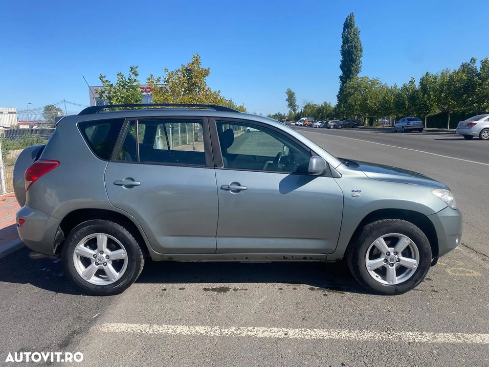 Toyota RAV4 2.2 D-4D Confort - 4