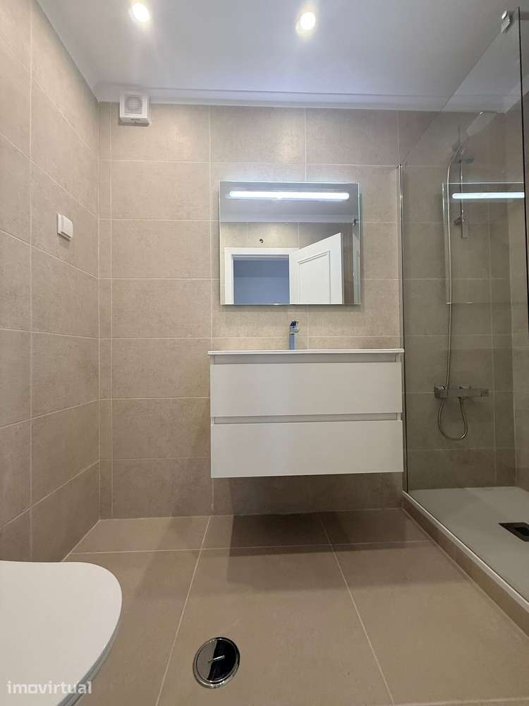 Apartamento T3 com 2 casas de banho em Almada - Grande imagem: 4/27