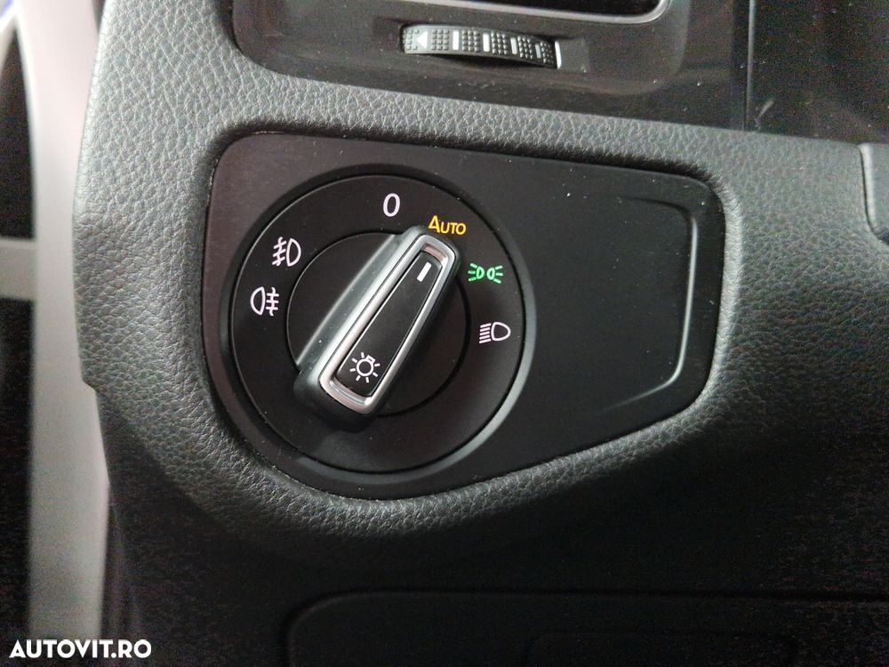 Volkswagen Golf - 17