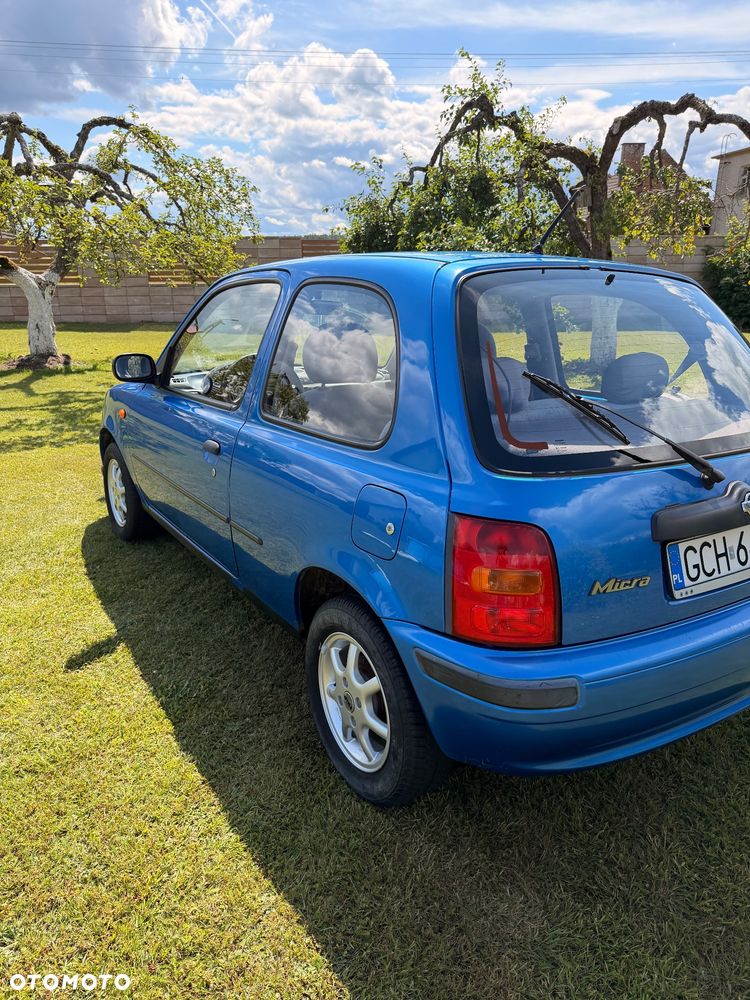 Nissan Micra 1.0 L - 13