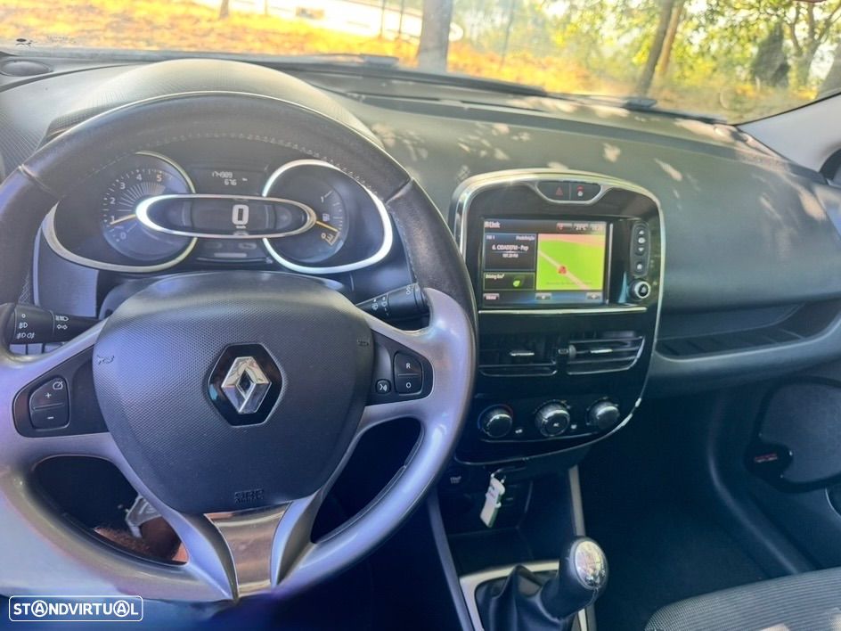 Renault Clio - 15