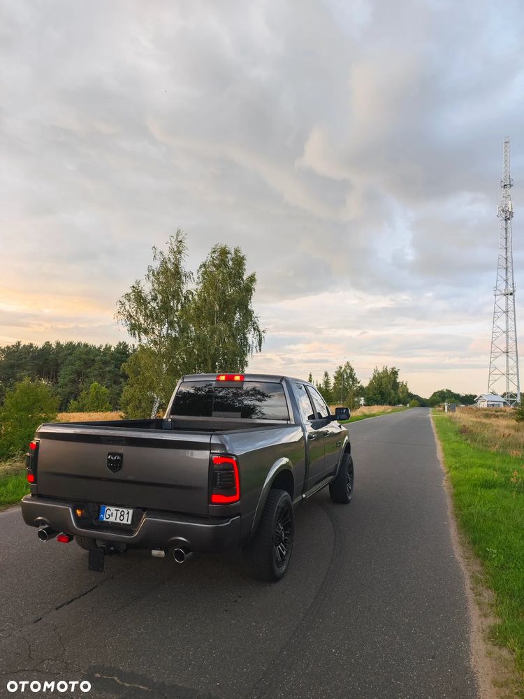 Dodge RAM 1500 5.7 4x4 - 17