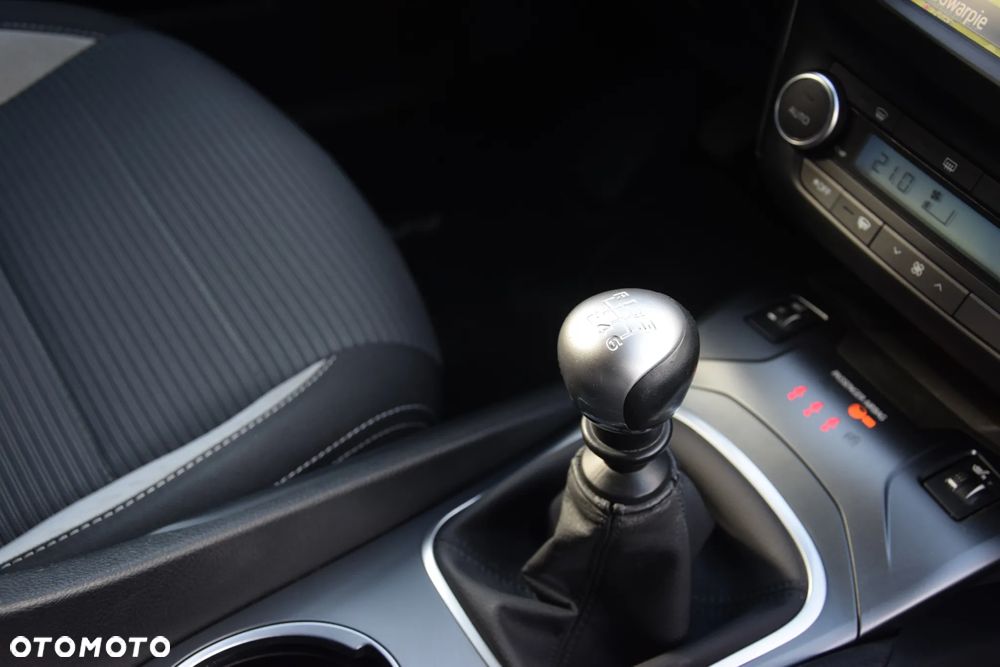 Toyota Avensis 1.8 Edition (2014) - 25