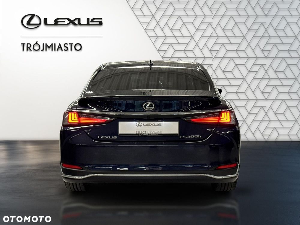 Lexus ES 300h Business Edition - 4