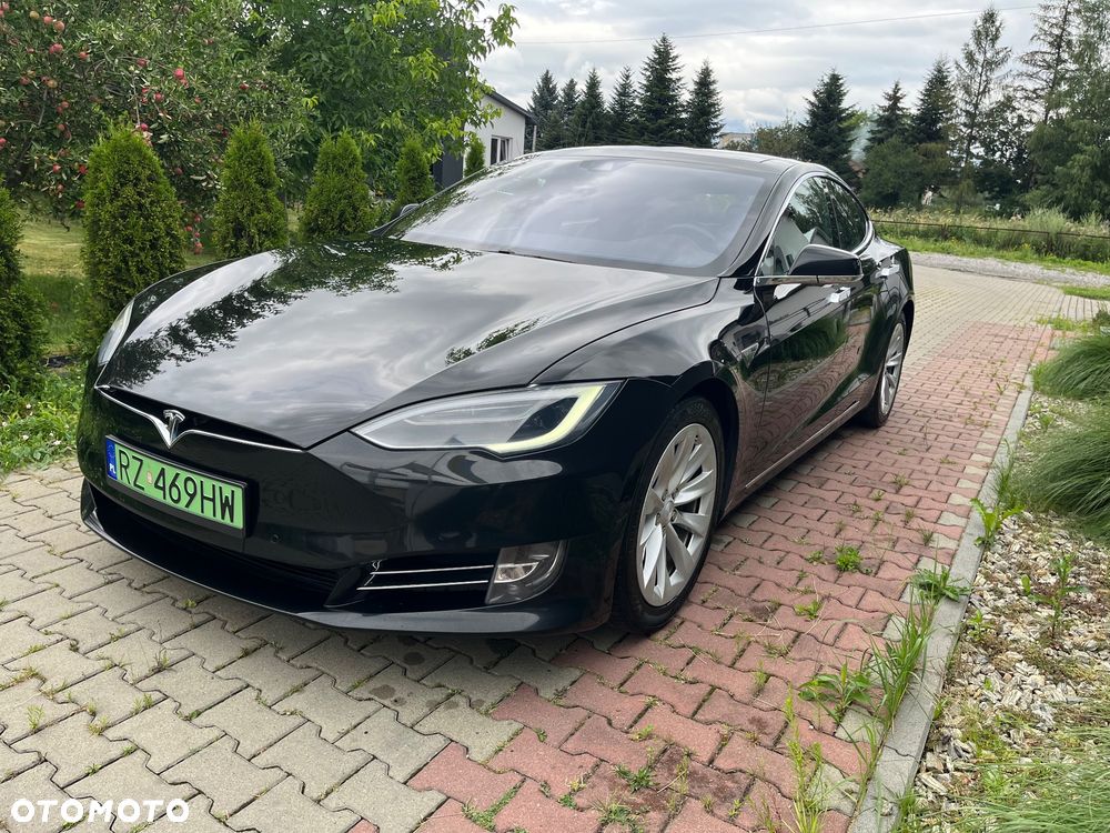 Tesla Model S - 5