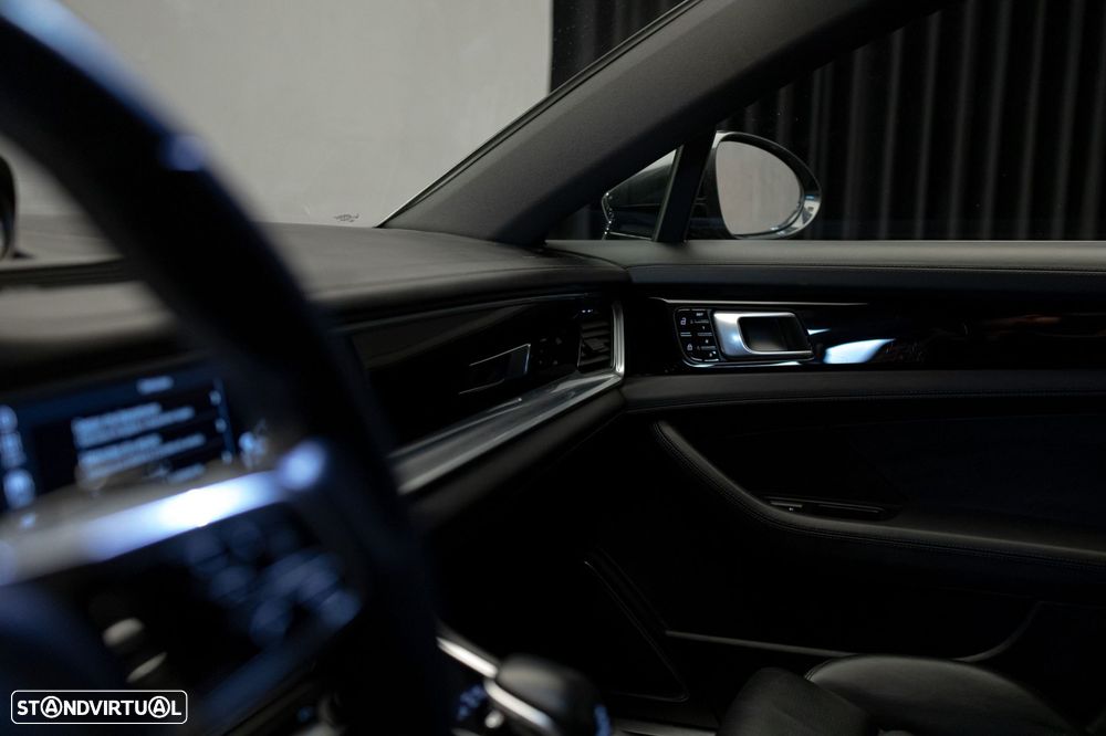 Porsche Panamera Sport Turismo 4 E-Hybrid Edition 10 Anos - 41
