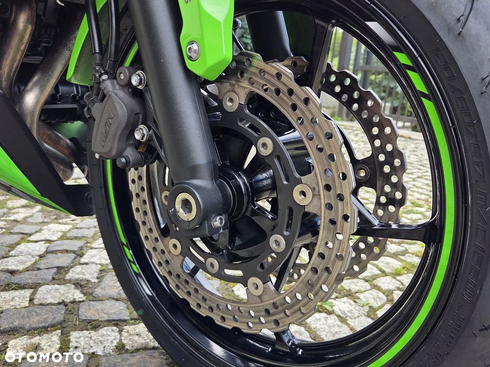 Kawasaki Ninja - 16