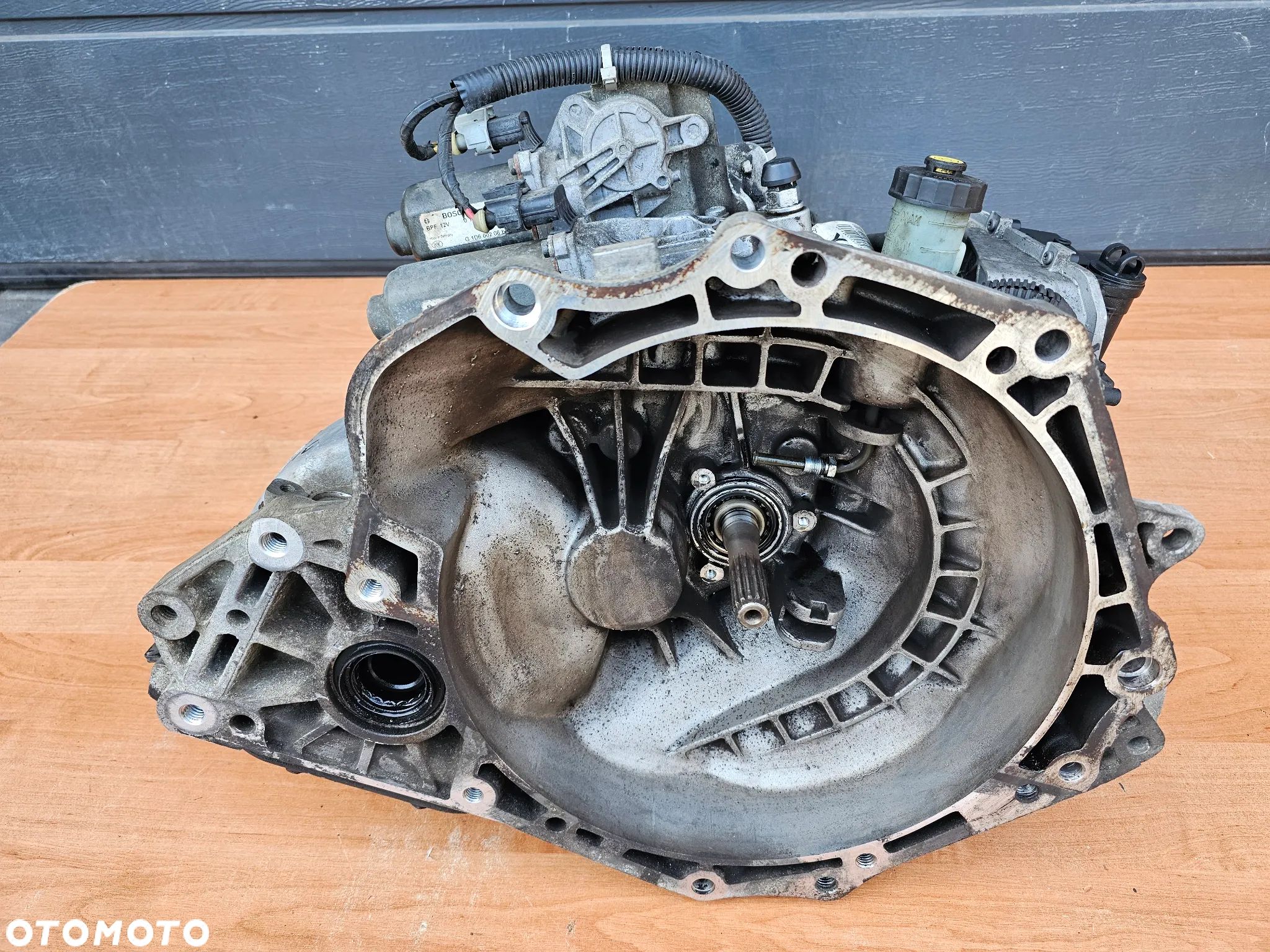 SKRZYNIA BIEGÓW EASYTRONIC OPEL MERIVA A ZAFIRA B 1.6-1.8 F17 F17E419 - 1