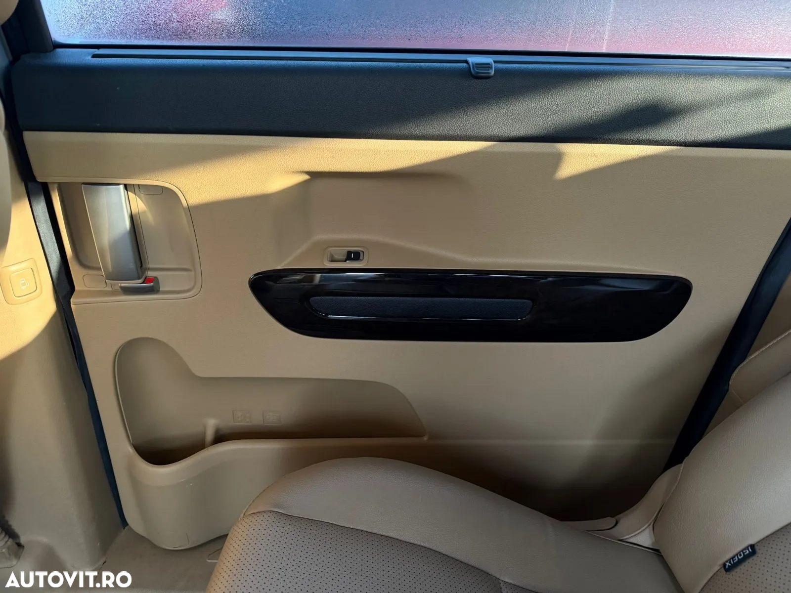 Kia Carnival - 20