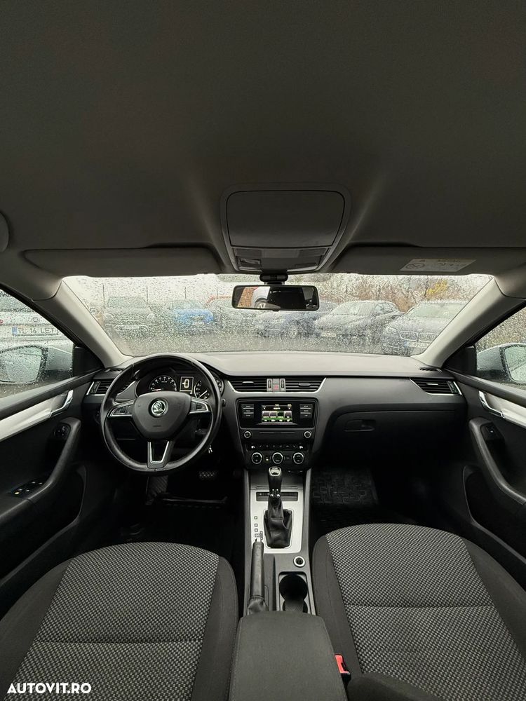 Skoda Octavia 1.6 TDI DSG Ambition - 19