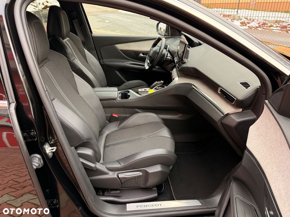 Peugeot 3008 1.6 PureTech HYbrid GT S&S EAT8 - 22