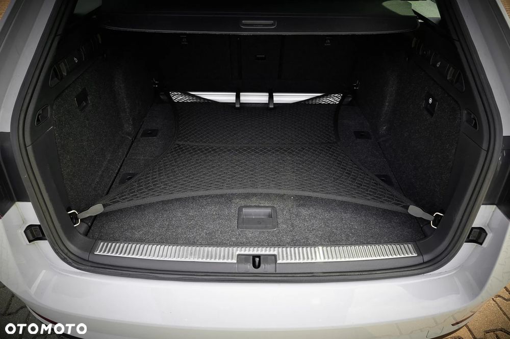 Skoda Superb 2.0 TDI DSG Sportline - 32