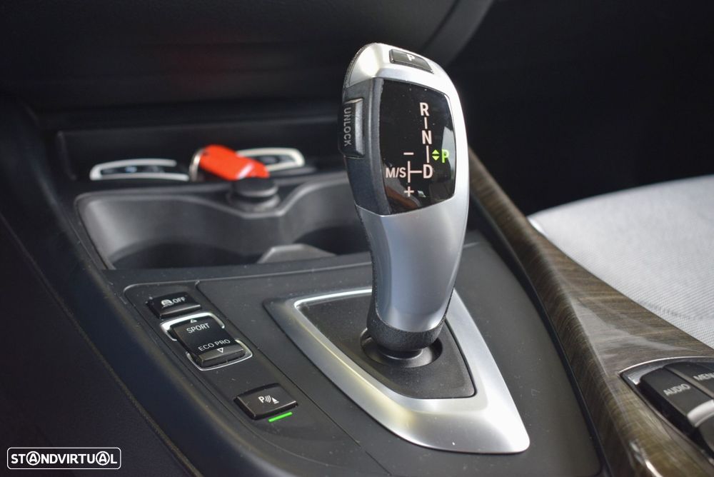 BMW 116 dA Line Urban - 38