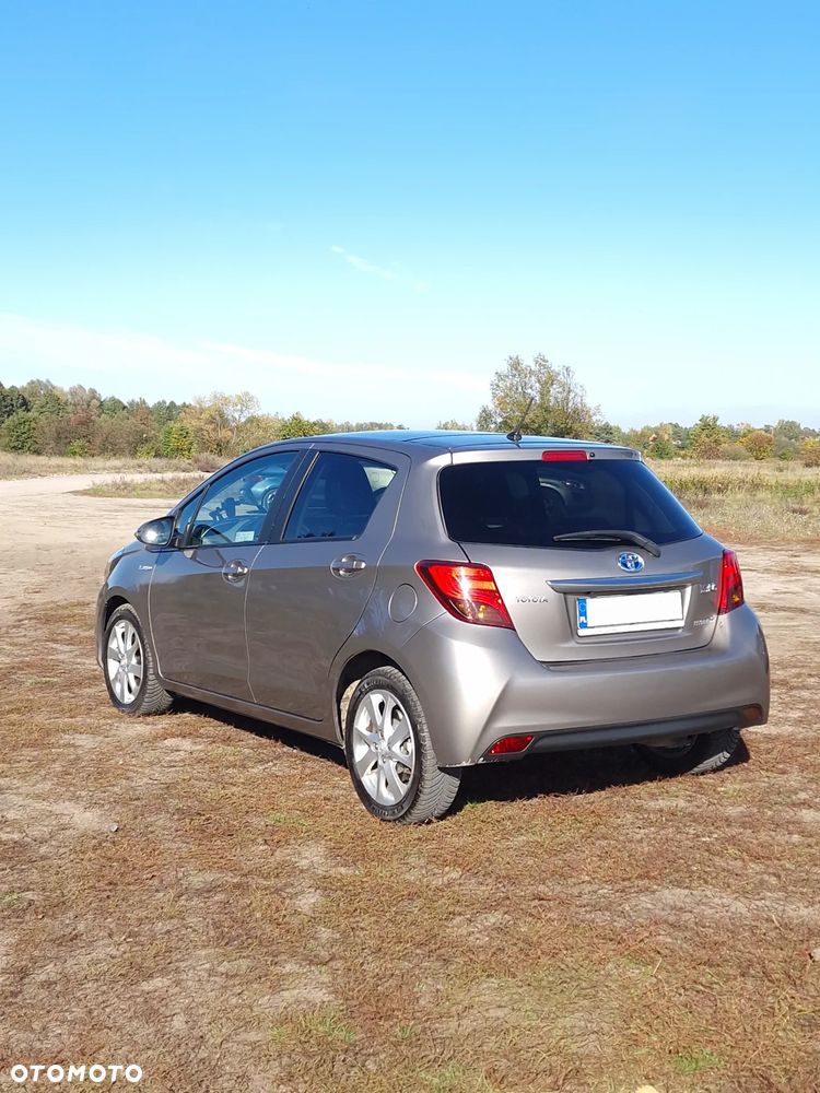 Toyota Yaris 2014 photo 2
