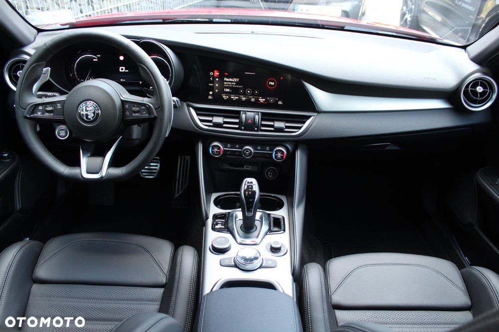 Alfa Romeo Giulia - 8