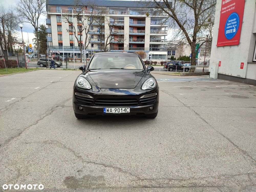 Porsche Cayenne - 1