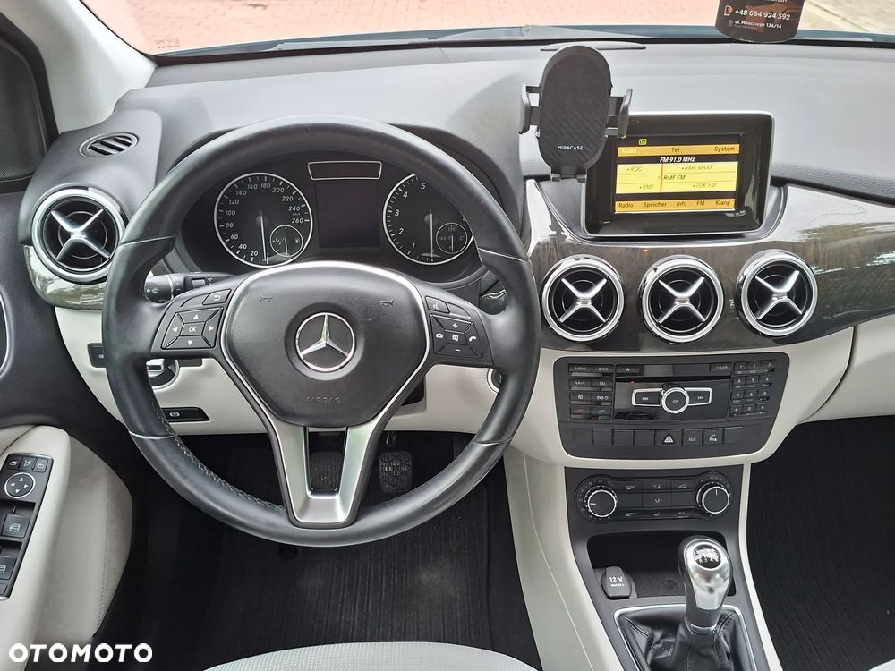 Mercedes-Benz Klasa B 180 Style - 26