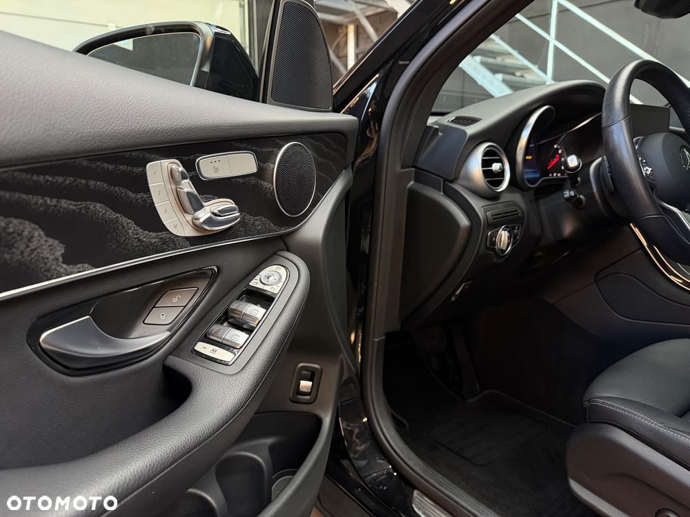 Mercedes-Benz GLC 300 4Matic 9G-TRONIC AMG Line - 14