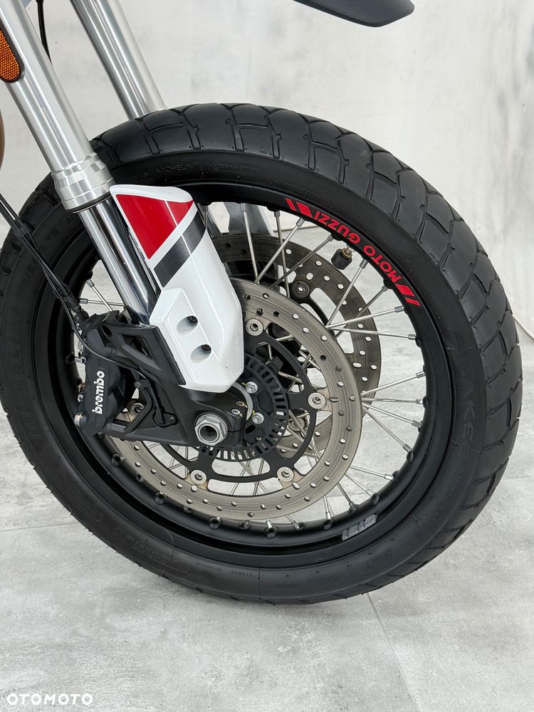 Moto Guzzi V85 - 18