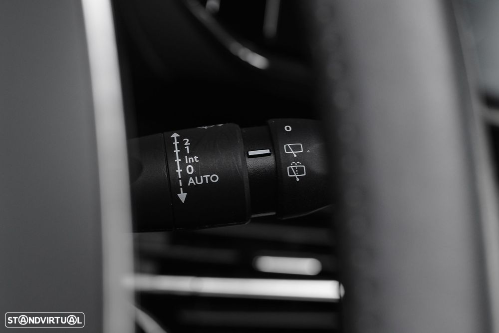 Peugeot 2008 1.2 PureTech Active - 12