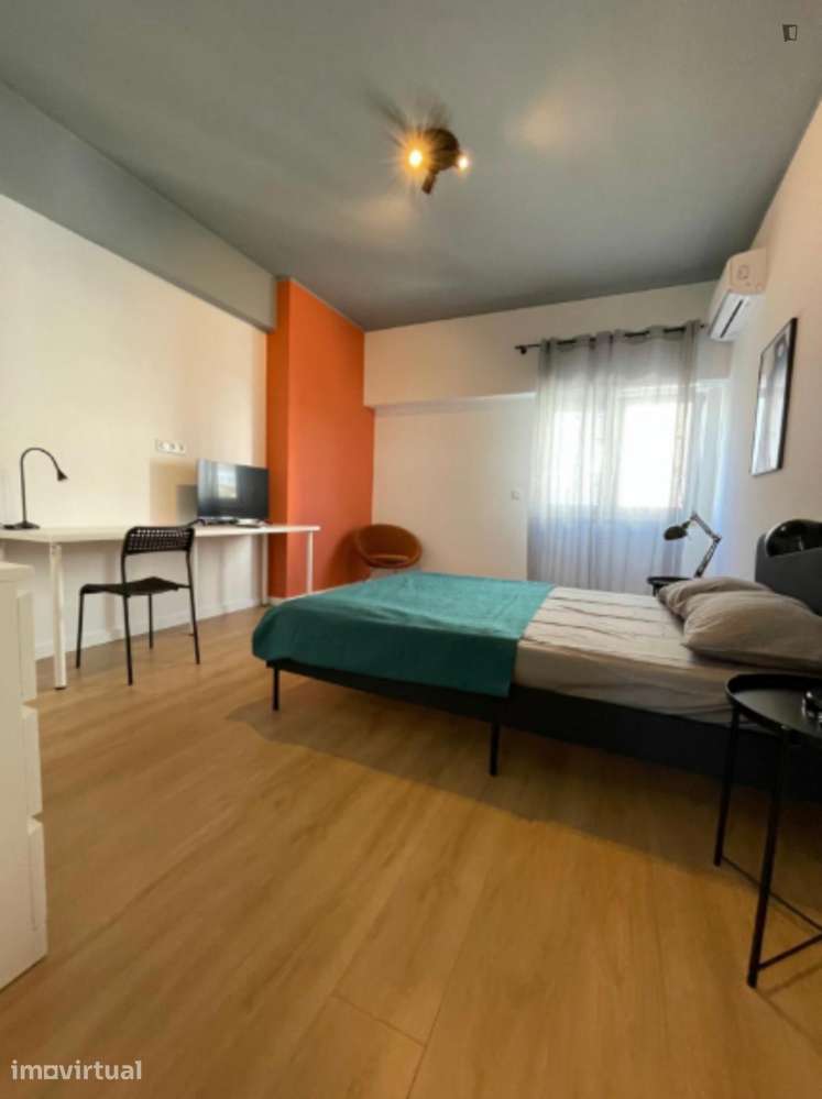 Quarto - localizado em Setubal - Grande imagem: 2/12
