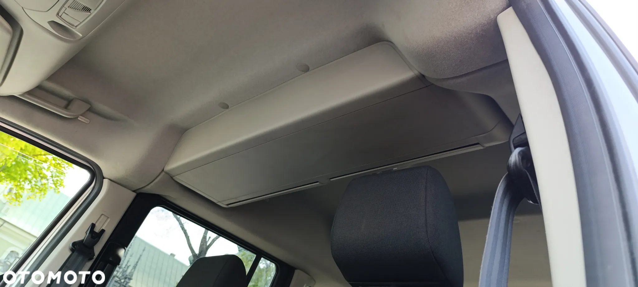 Ford Tourneo Connect - 12